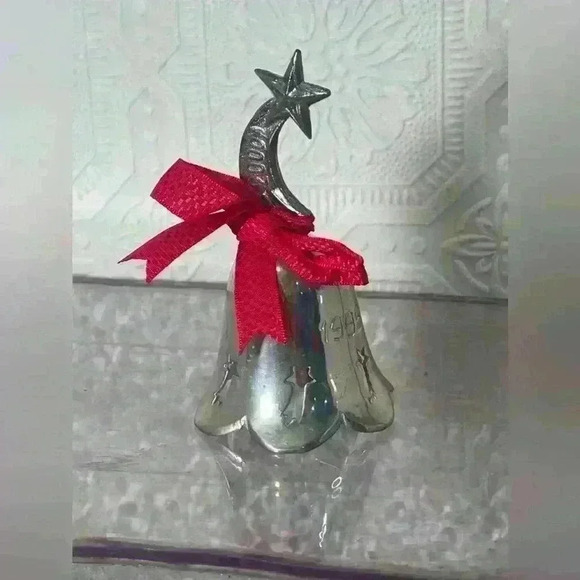 International Silver  Co. silverplated Christmas bells. Years 1999/2000 y2k - Picture 1 of 6